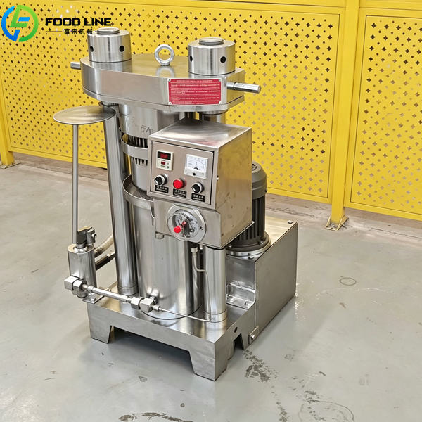 industrial oil extractor workshop