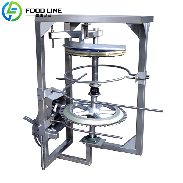 chicken paw cutting device